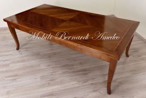 Tavolo allungabile grande in stile classico realizzato artigianalmente in legno di noce